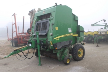 Bálázó - John Deere, 852