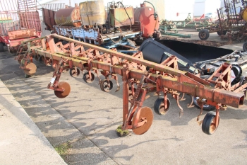 Sorközművelő kultivátor