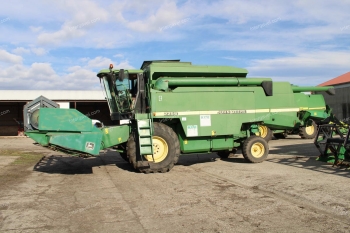 Kombájn - John Deere, 2256