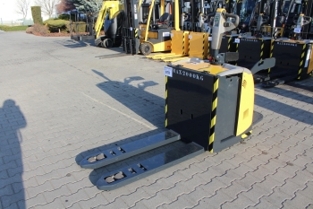 Platformos raklapszállító