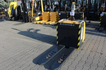 Platformos raklapszállító