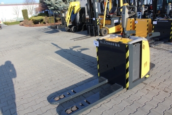 Platformos raklapszállító