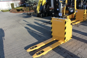 Platformos raklapszállító