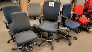 Pénztárszék (vegyes szín)