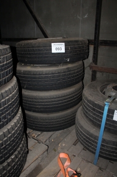 Teherautó gumi felnivel