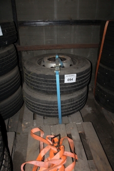 Teherautó gumi felnivel