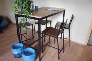 Bárasztal és bárszék