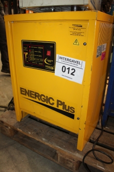 Akkumulátor töltő 275313