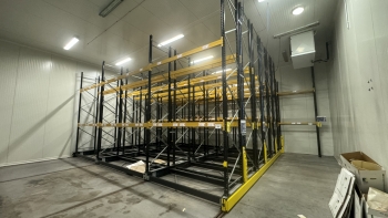 Gördíthető raklapos állványrendszer