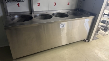 Adalékanyag tartó pult