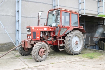Traktor - MTZ 82