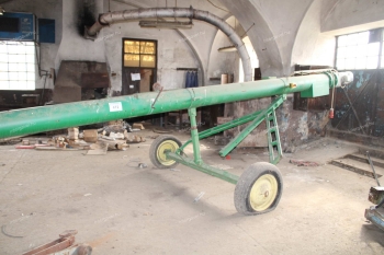 Terményátrakó csiga