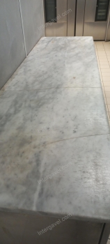 Hűtő asztal, márvány fedlapos 