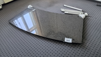 Márványlapos asztal (lapraszerelt)