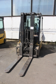 Homlokvillás targonca (elektromos)