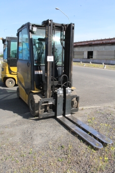 Homlokvillás targonca (elektromos)