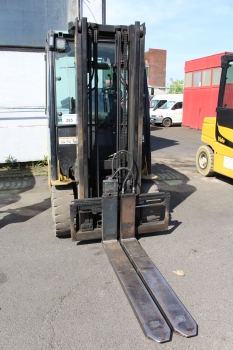 Homlokvillás targonca (elektromos)