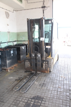 Homlokvillás targonca (elektromos)