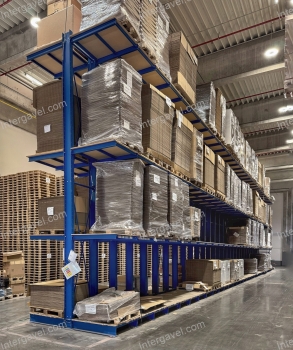 Kétoldalas karos állvány csavarkötéses karokkal