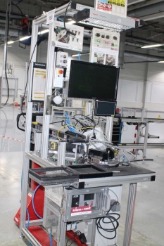 Szerelő munkahely (bontott)