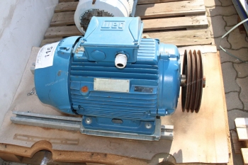 Villanymotor - WEG, W22 IE2 200L-04