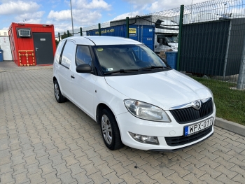 Autó, kisteherautó, irodabútor, IT eszköz aukciója