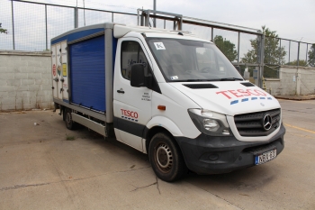 Hűtős kisteherautó