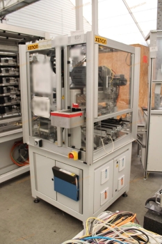 Bontott szerelő munkahely