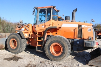 Doosan DL 300 gumikerekes homlokrakodó