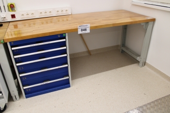 Brit hajtóműgyártó nagyvállalat aukciója II. - laborbútorok és berendezések