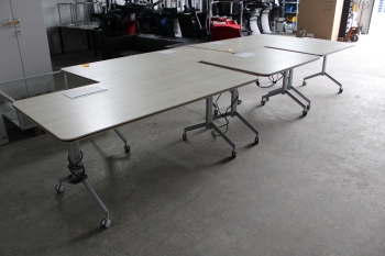 Asztalok (billenthetőek)