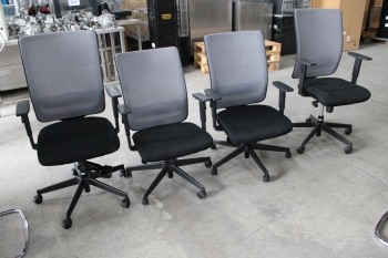 Irodai szék (Quinti-fekete lábbal)