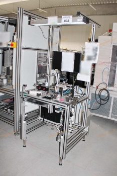 Bontott szerelő munkahely