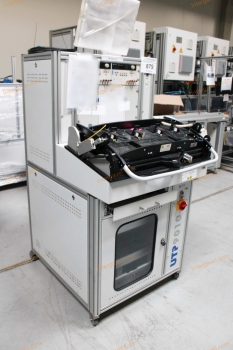 Bontott teszt szekrény