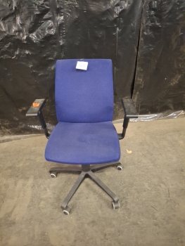 Irodai görgős szék