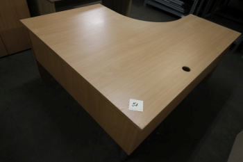 L-alakú íróasztal