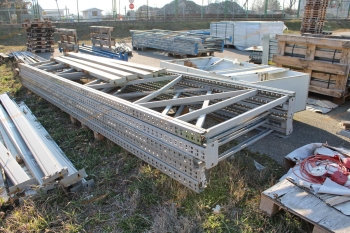 Raklapos állványelemek