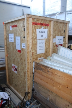 Nagyméretű faláda