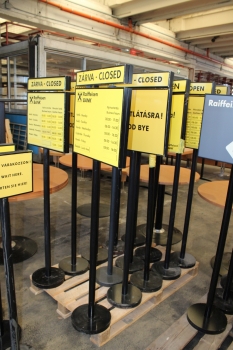 Tábla(nyitva tartás)