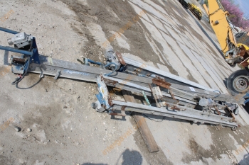 Betonsimító gerendák villanymotorral