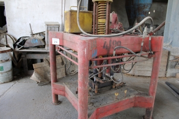 Hidraulikus présgép