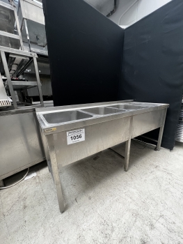 Rozsdamentes hárommedencés mosogató csepegtetővel