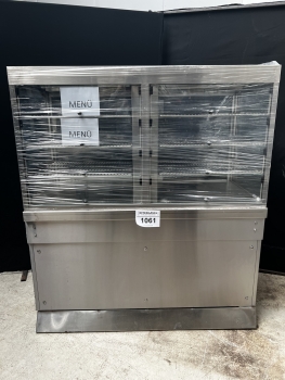 Önkiszolgáló hűtővitrin