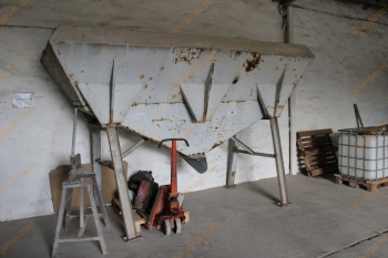 Konténertöltő berendezés