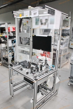 Bontott szerelő munkahely