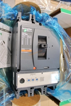 Megszakító - Schneider, NSX 400F