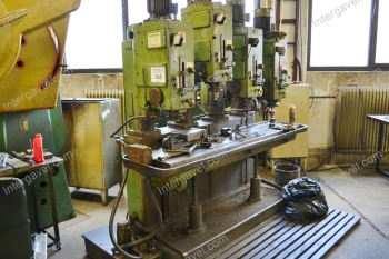 Négyorsós fúrógép