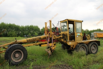 Önjáró gréder - Baukema