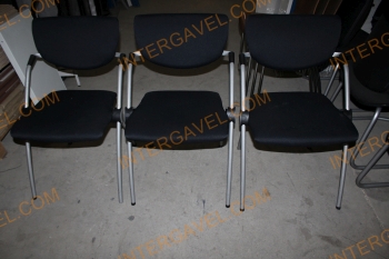 Tárgyalószék (fekete-tűlábas)