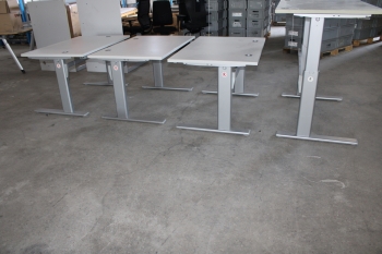 Mechanikusan állítható magasságú asztal